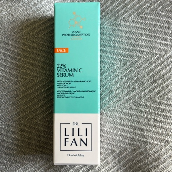 New in box Dr. lilifan 22% vitamin C serum 15ML—0.5 FLoz - Picture 1 of 2